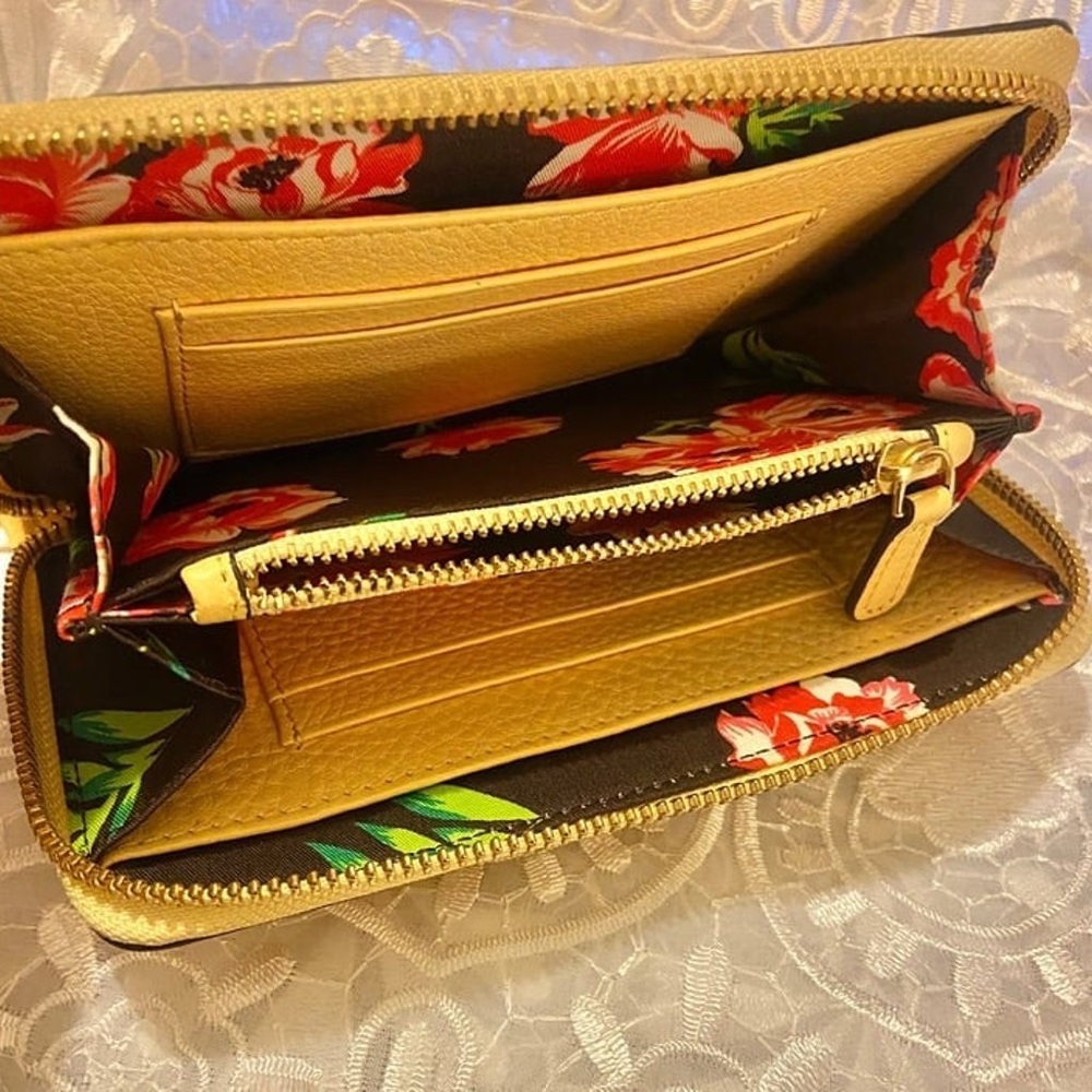 VERA BRADLEY Yellow Postage Stamp Wallet - Picture 5 of 5